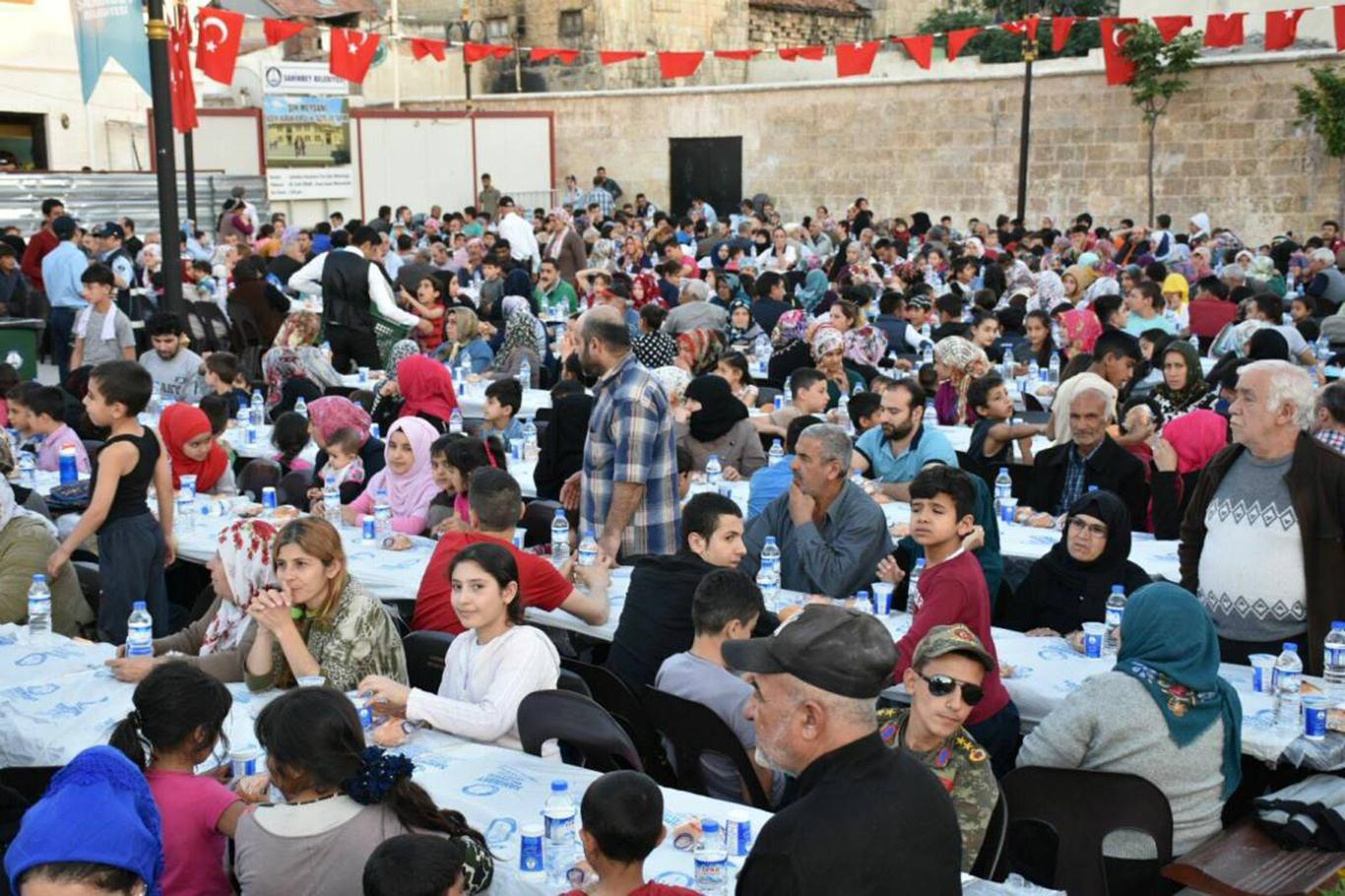 Gaziantep'te binlerce vatandaş orucunu birlikte açtı